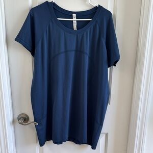 Lululemon swiftly tech shirt sleeve 2.0 color mineral blue